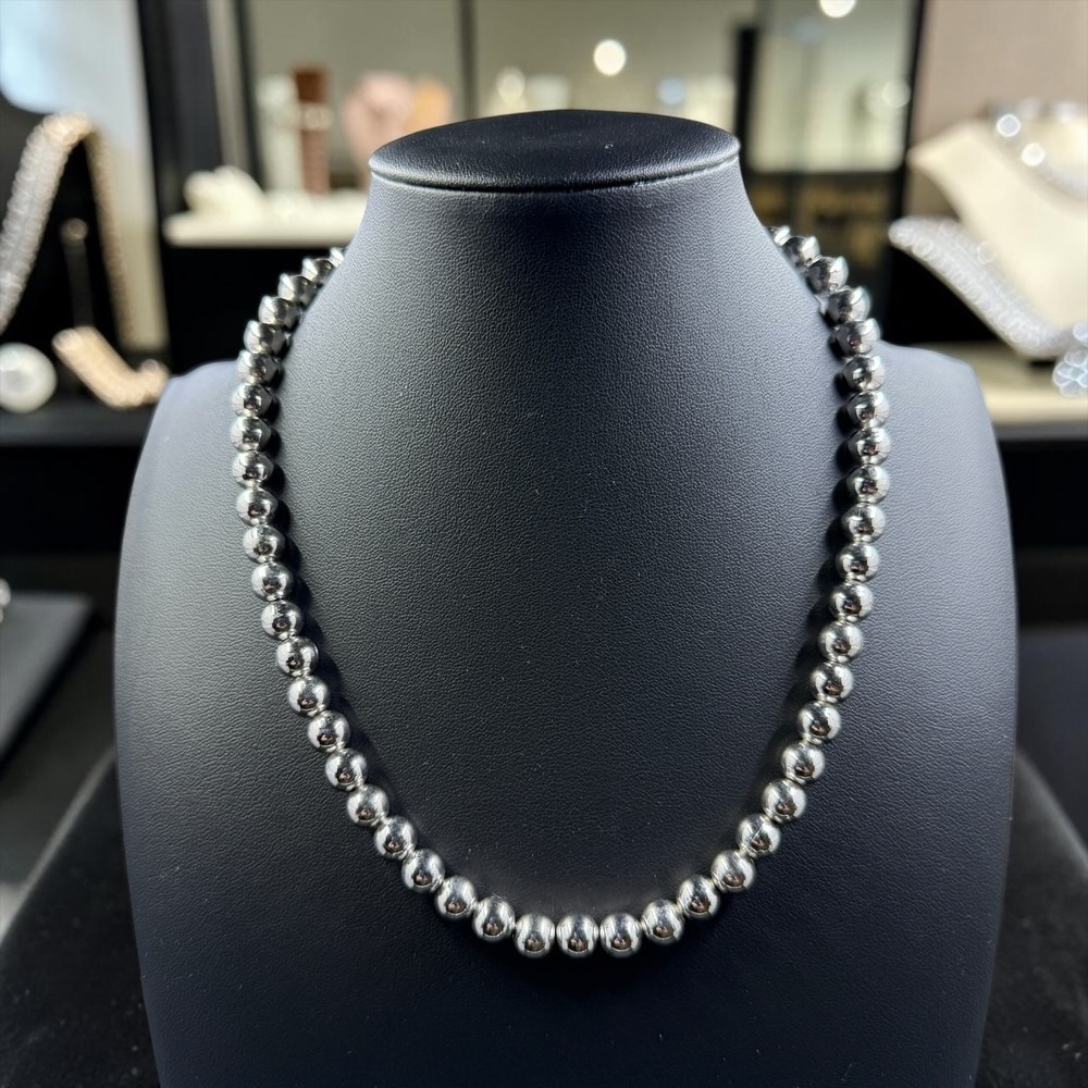 Signed Napier Silver Tone Graduated Ball Bead Necklace Vintage Minimalist Office